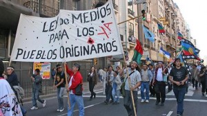 Medios de comunicación indígenas para cuestionar el discurso oficial