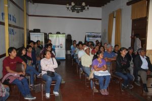 Fortaleciendo a las Organizaciones de las Comunidades